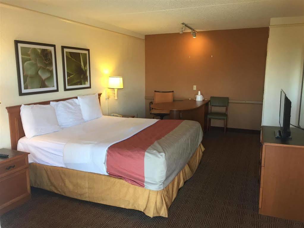 Econo Lodge Del City Dış mekan fotoğraf