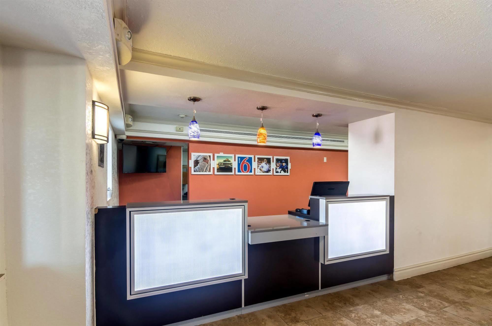 Econo Lodge Del City Dış mekan fotoğraf
