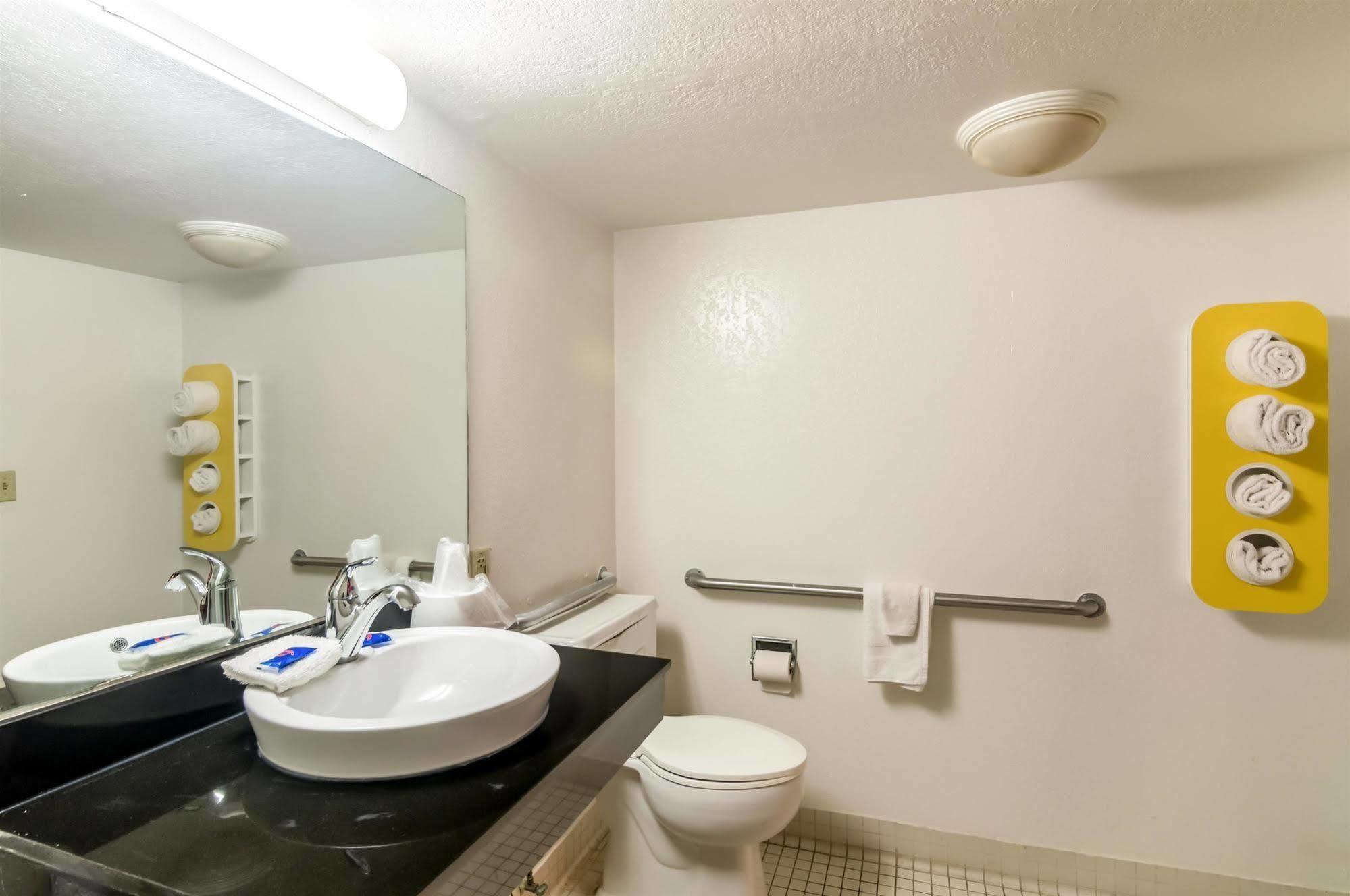 Econo Lodge Del City Dış mekan fotoğraf