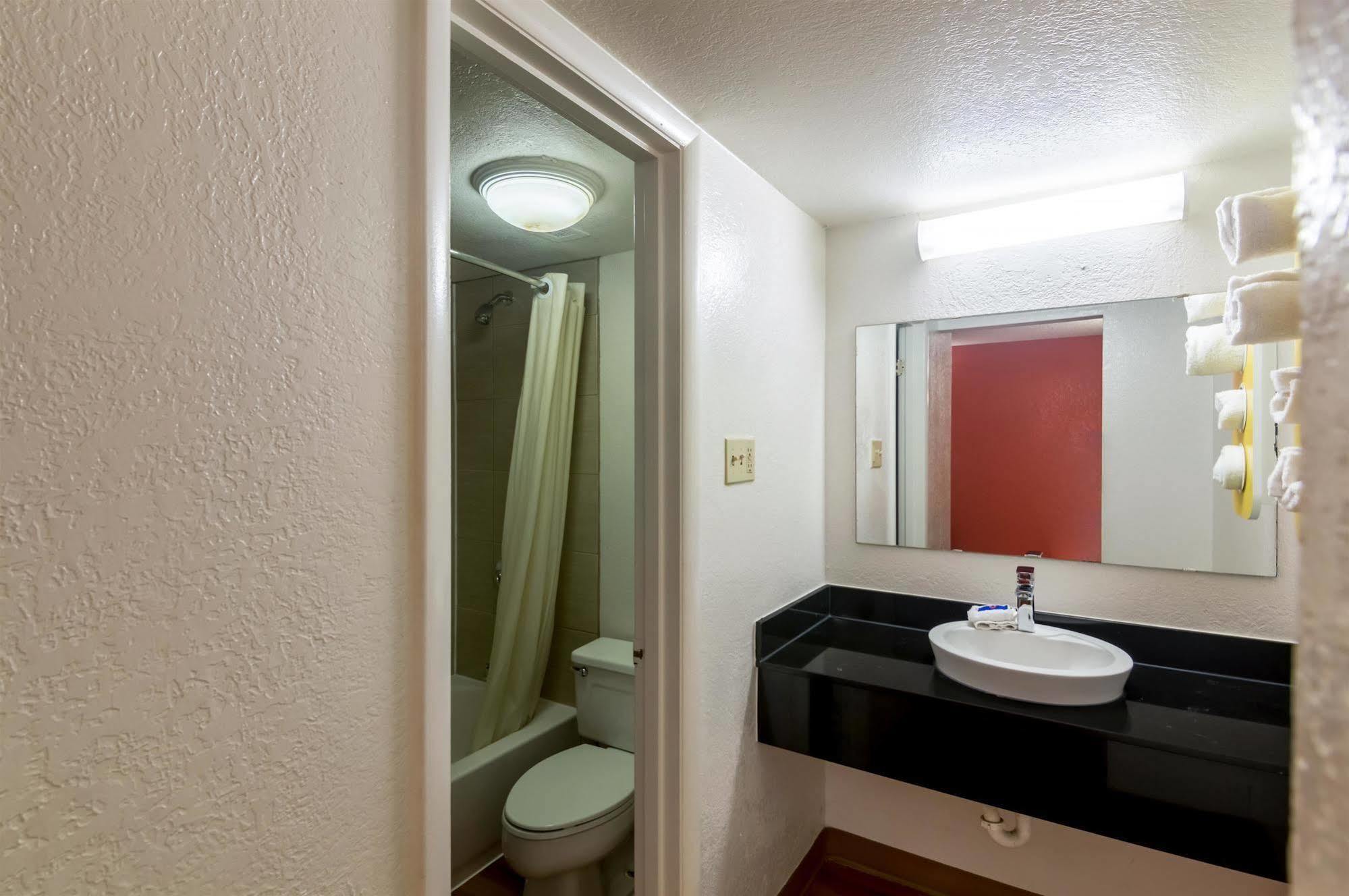Econo Lodge Del City Dış mekan fotoğraf