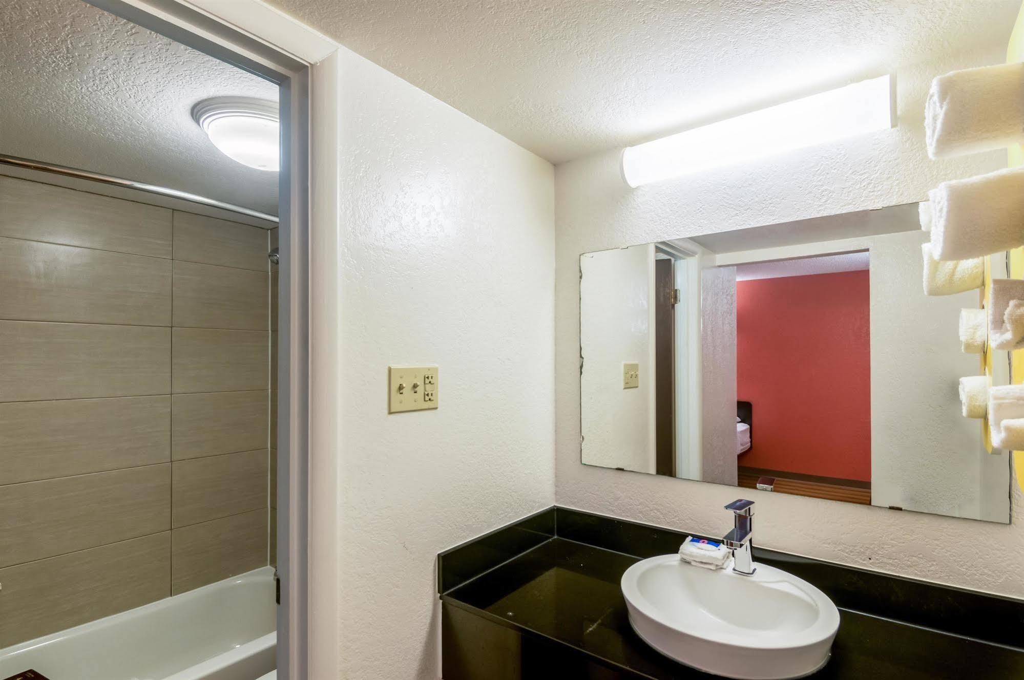 Econo Lodge Del City Dış mekan fotoğraf