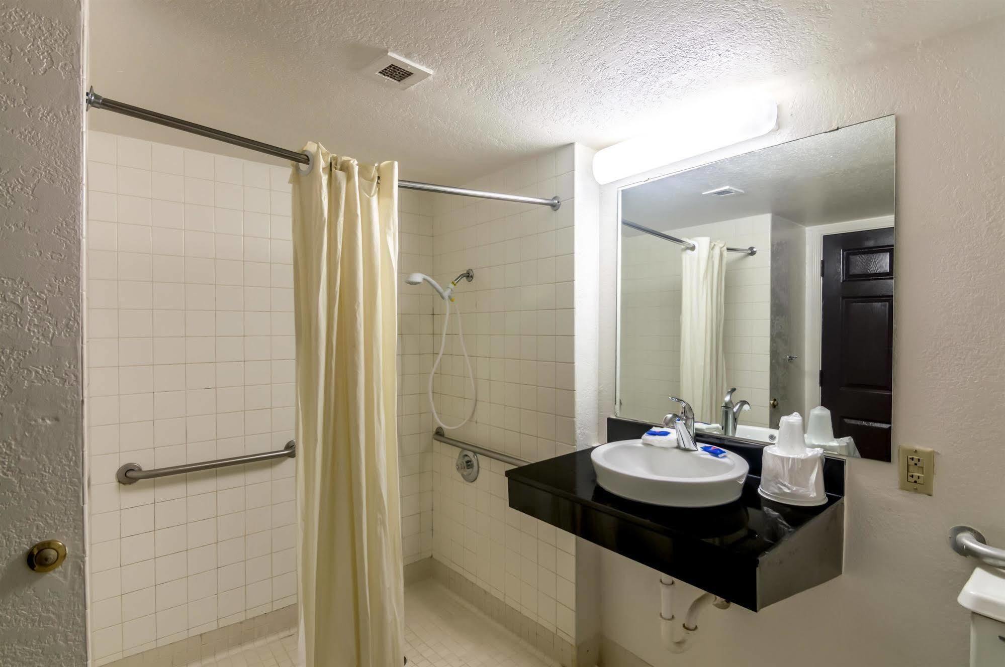 Econo Lodge Del City Dış mekan fotoğraf