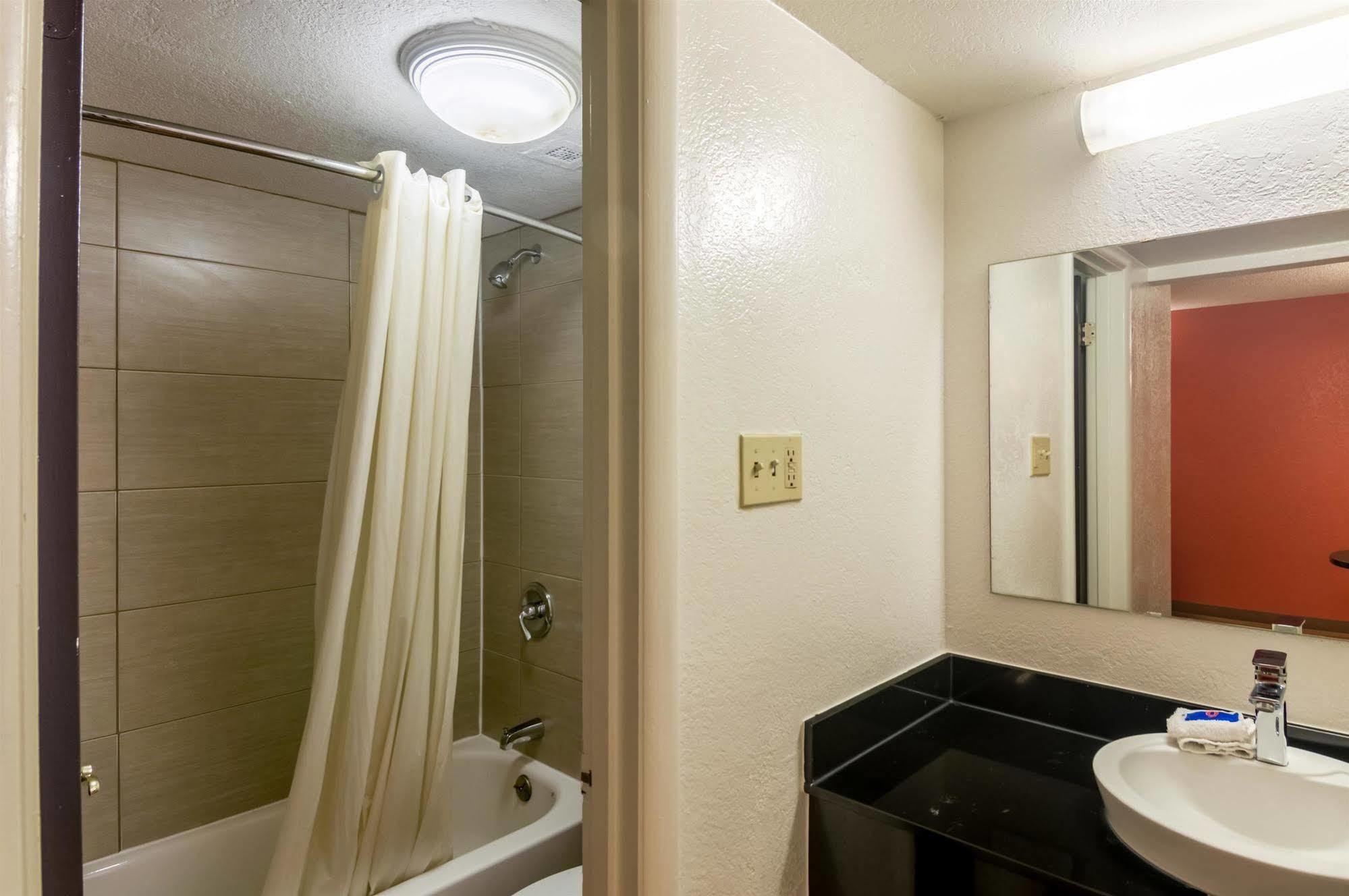 Econo Lodge Del City Dış mekan fotoğraf